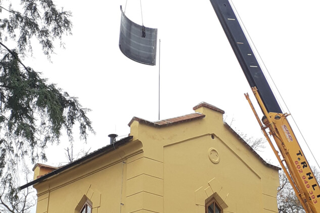 Instalace nové nádrže na vodu, vodárenská věž SZ Hluboká 